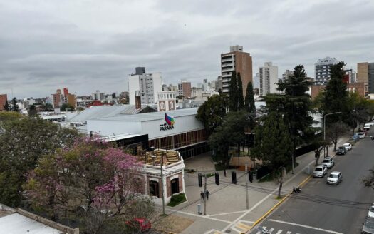 SE ALQUILA GRAN DPTO TRES DORMIS ZONA PARQUE