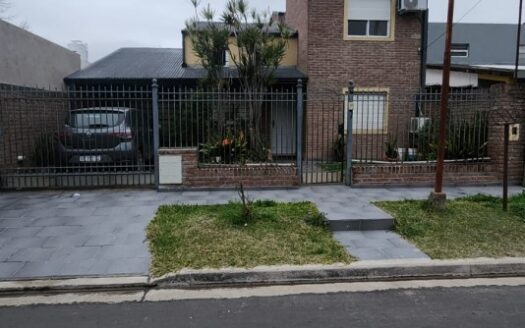 Amplia Casa en Venta! Barrio Paracao