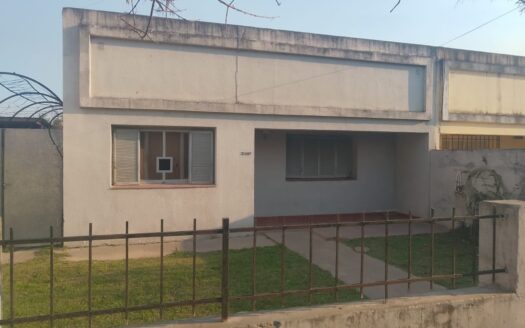 Casa a refaccionar a metros de Av. Lujan – Santo Tome