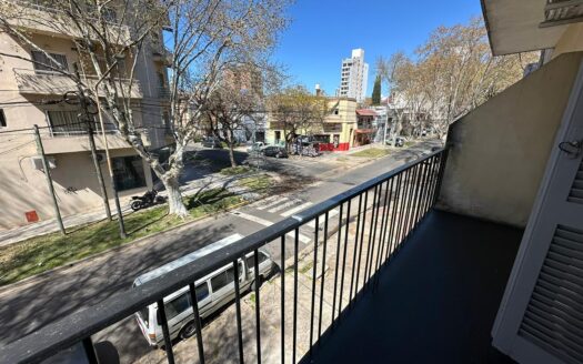 Pascual Palma y Urquiza. Se vende hermoso Departamento reciclado a nuevo!