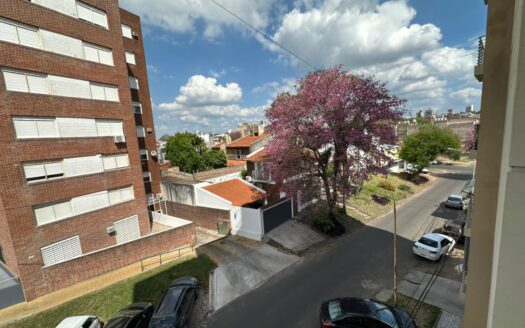 LUMINOSO DPTO DE 2 HABITACIONES