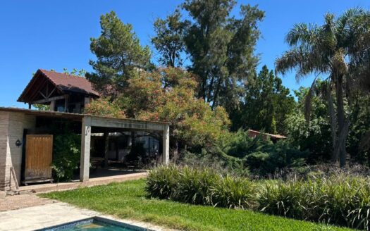 Gran Casa en Zona Golf. Enrique Bonfils 1600