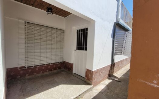 IMPECABLE INTERNO A METROS DE FDO ZUVIRIA