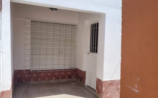 IMPECABLE INTERNO A METROS DE FDO ZUVIRIA