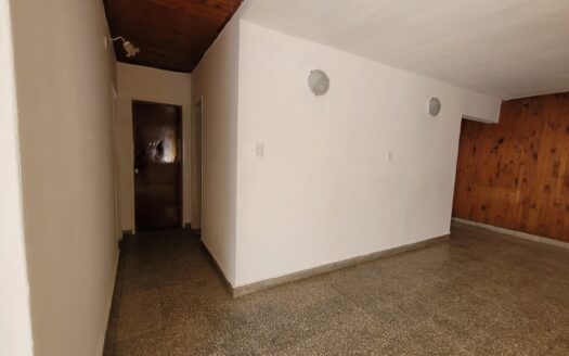 IMPECABLE INTERNO A METROS DE FDO ZUVIRIA