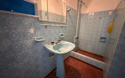 Díaz Vélez 1021. Gran Casa en alquiler mas Galpon!