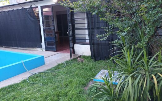 Av de las Americas 5817. Galpon + Casa + Departamentos en Venta!