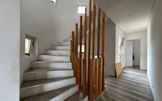 Casa en Venta destacada en Puerto Urquiza: Frente al rio Paraná. Av estrada 2011