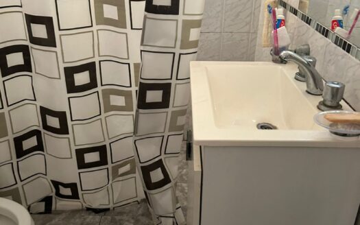 Departamento en Planta Alta Barrio Sur