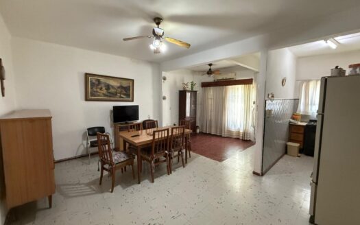 Casa funcional en Venta. La Paz 549.