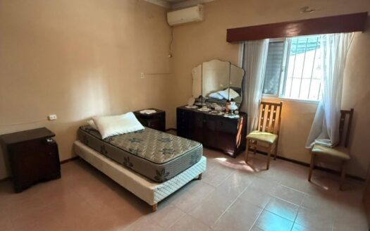 Casa funcional en Venta. La Paz 549.