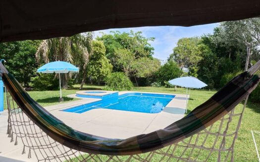 Los Olivos entre Montiel y Los Zorzales. Gran Casa Quinta en Villa Urquiza!