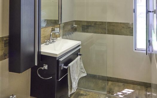 Los Olivos entre Montiel y Los Zorzales. Gran Casa Quinta en Villa Urquiza!