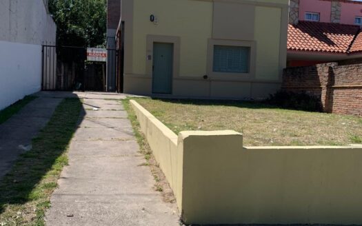 Ramirez, Francisco Avda 2950. Amplia Casa en Alquiler!