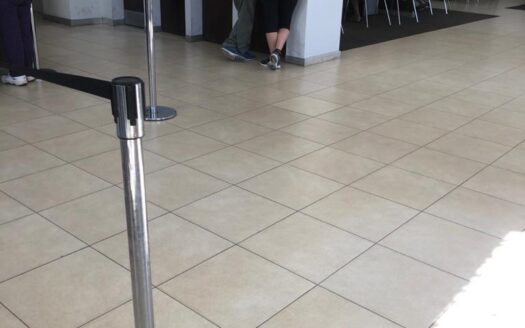 Italia y España. Imponente Local en Alquiler.