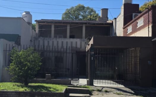 CASA EN VENTA ALVEAR 4336