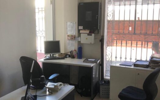 Italia y España. Imponente Local en Alquiler.