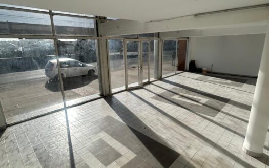 Av. Almafuerte 490. Local Comercial en Alquiler
