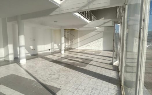 Av. Almafuerte 490. Local Comercial en Alquiler